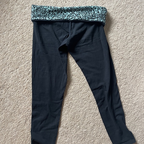 Capri leggings with fold over lace top - Picture 2 of 5